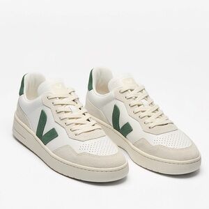Veja V-90 Sneakers in Extra-White Cypress in Size 38